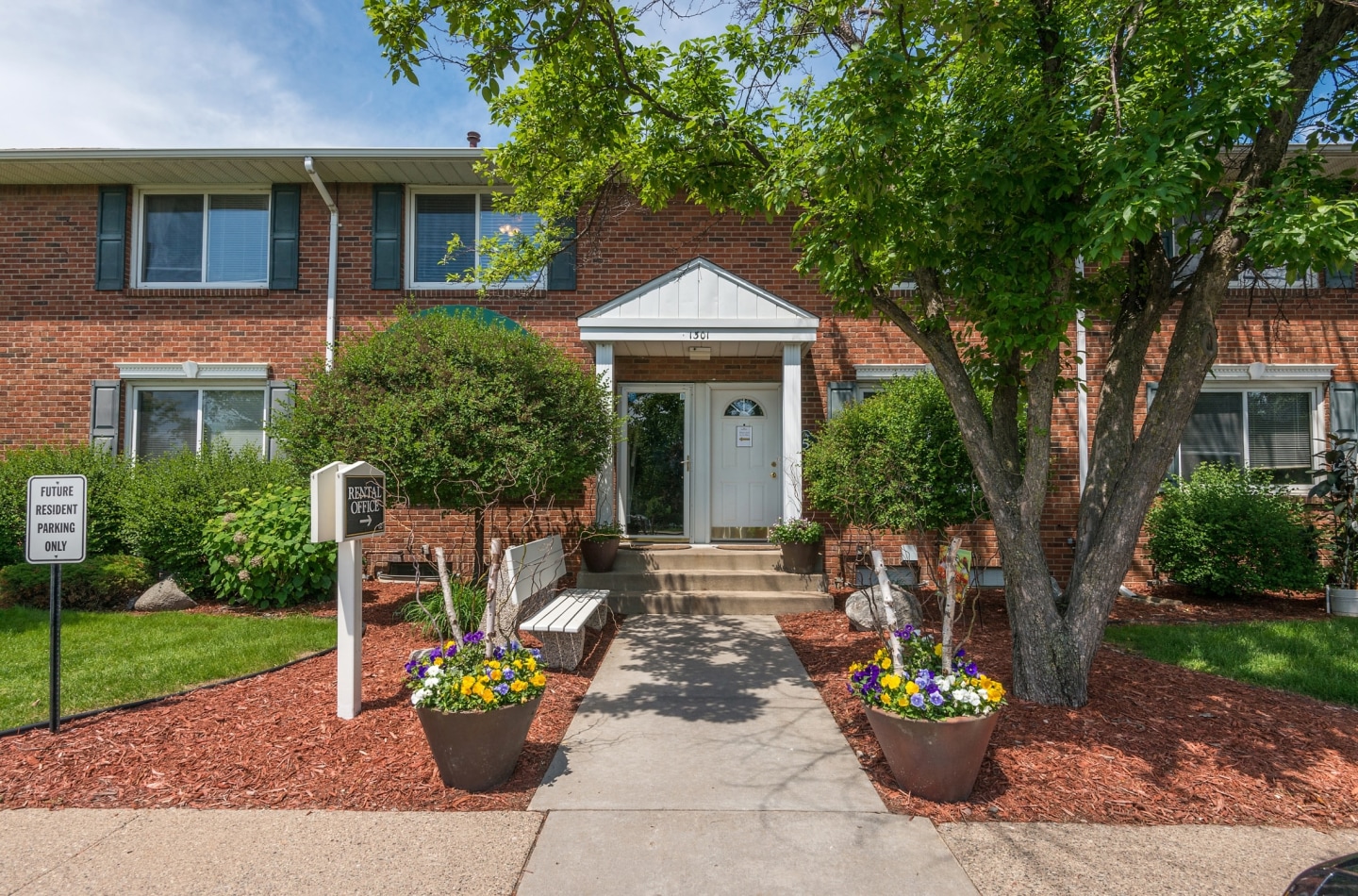 Brentwood Park Townhomes and Apartments Image 14
