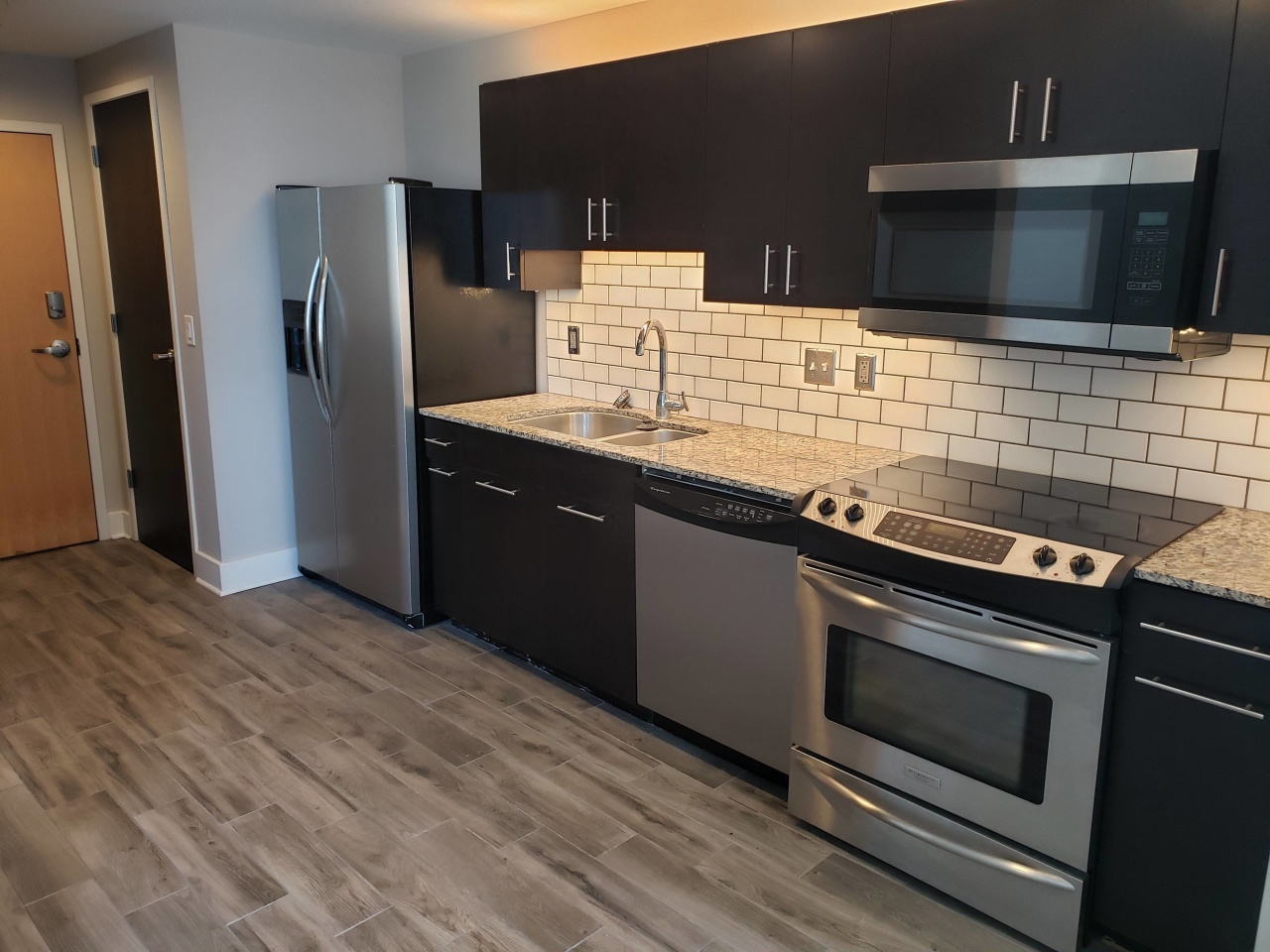 909 Walnut Image 7