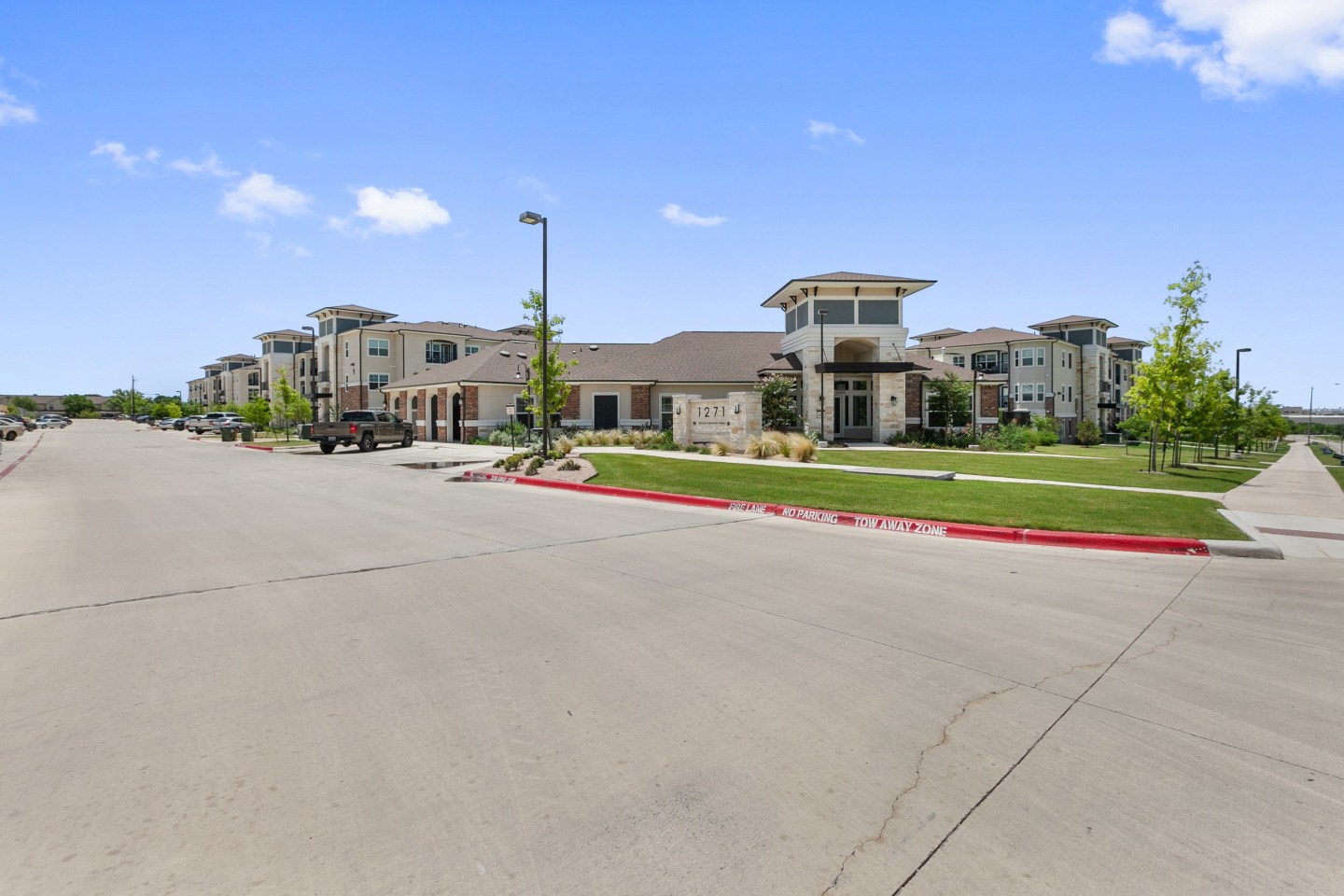 Sadler House Luxury Apartment Homes Image 18