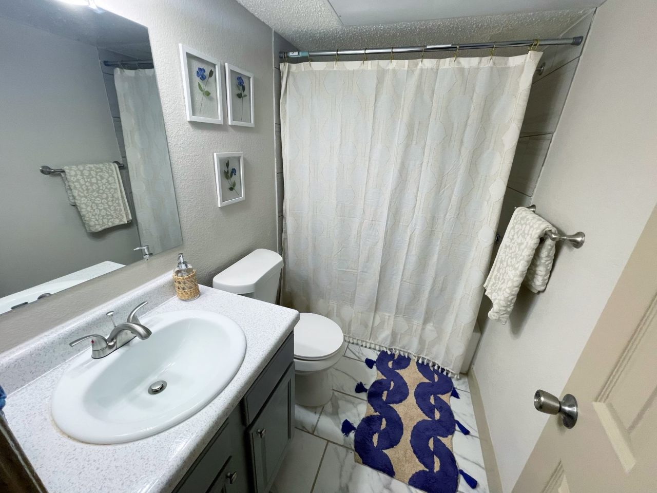 Commerce Village Apartments Image 6