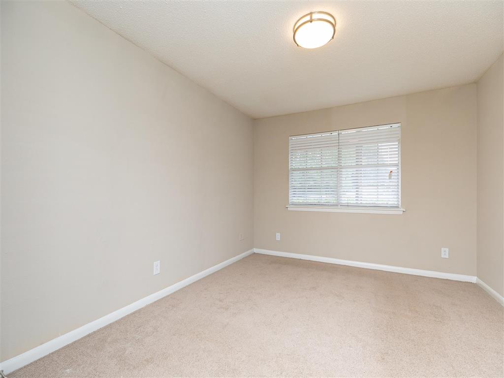 Monarch Villas Image 41