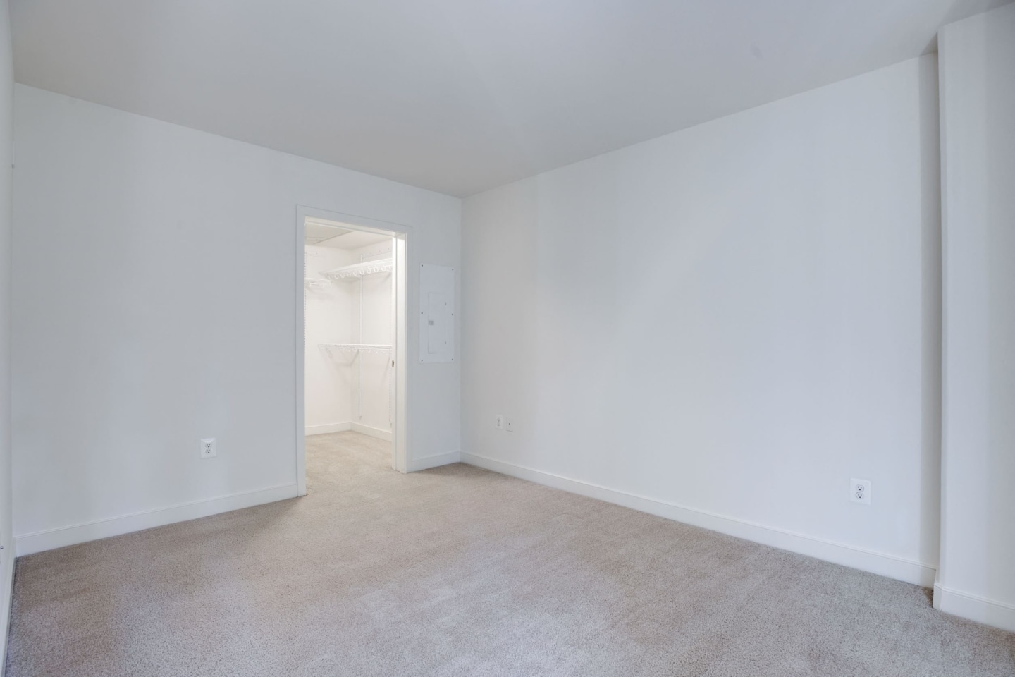 2255 Wisconsin Image 8