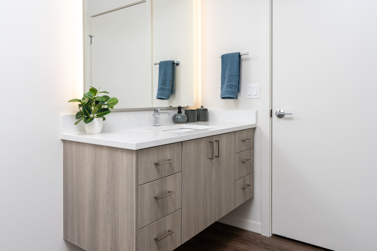 Eastline Grand Image 18