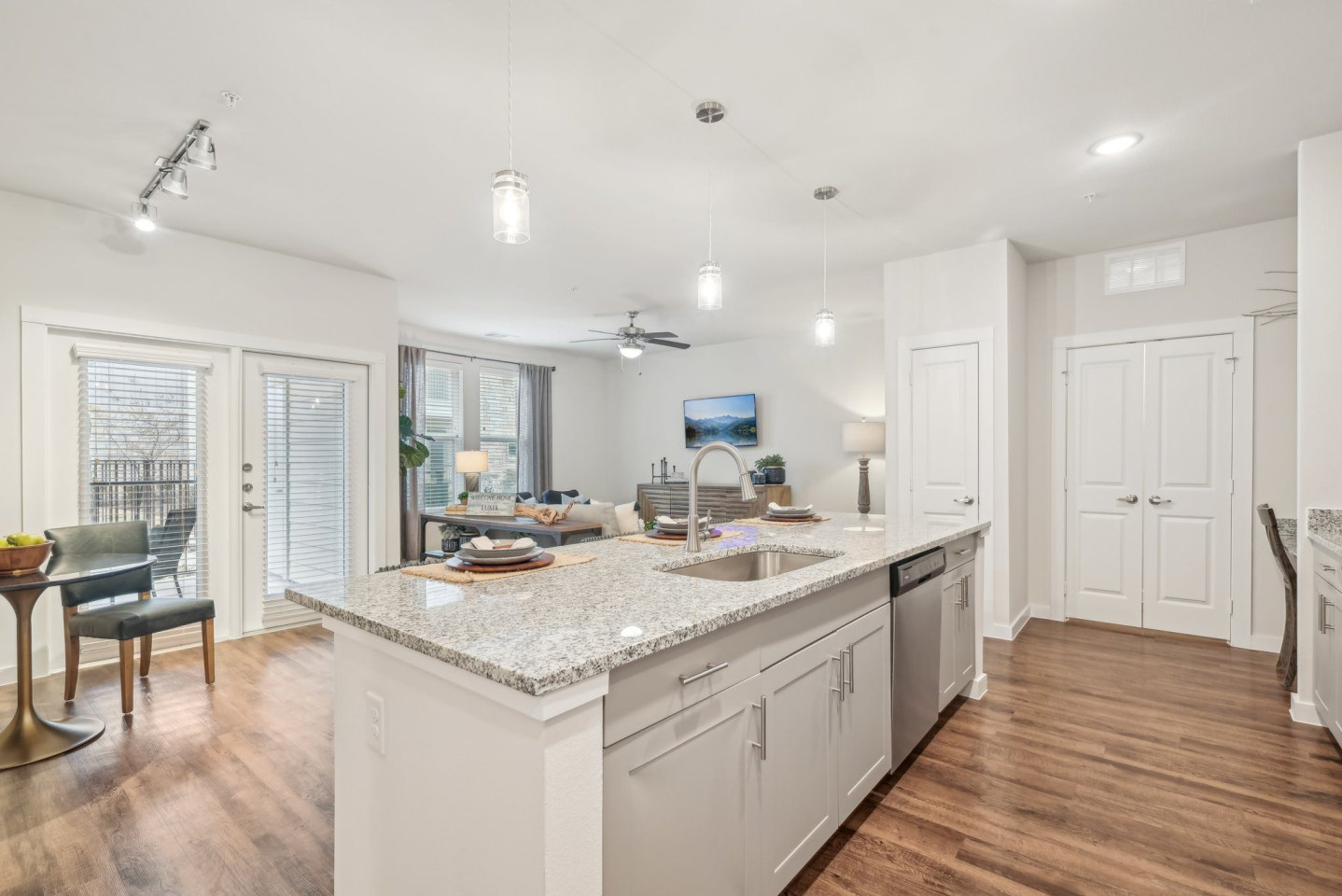 Luxia Rockwall Downes Image 59