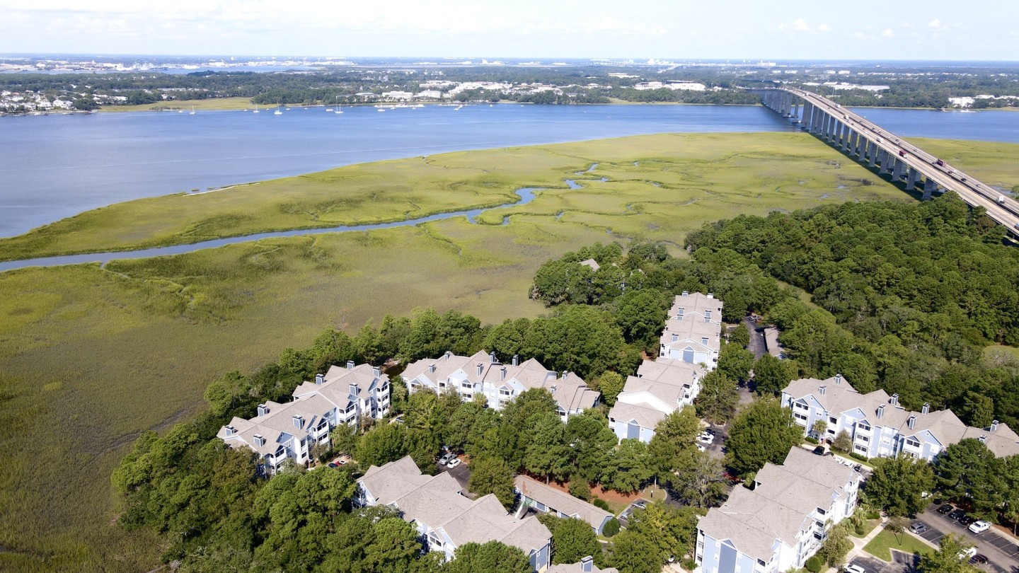 Avana Long Point Image 35