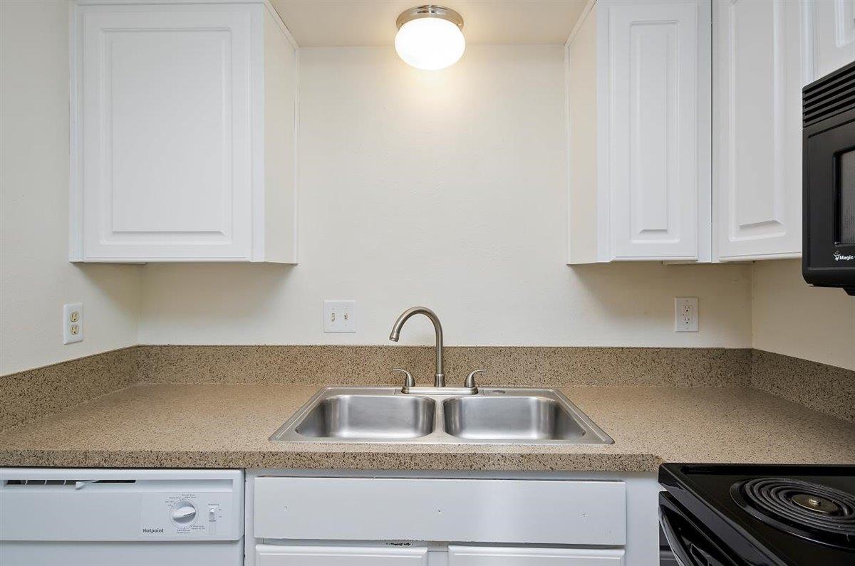Sugar Pine Townhomes Apartments Image 13