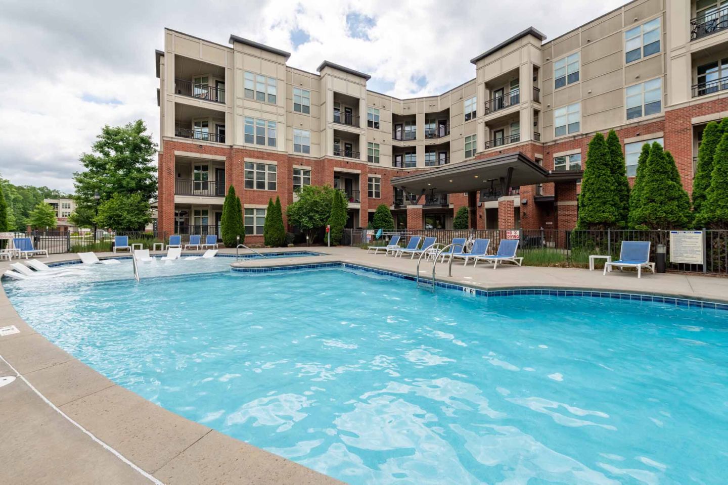 Apartments at Palladian Place Image 23