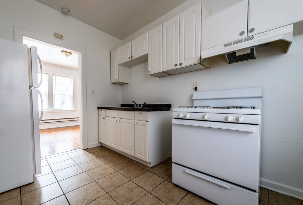 7756 S. Marshfield Image 5