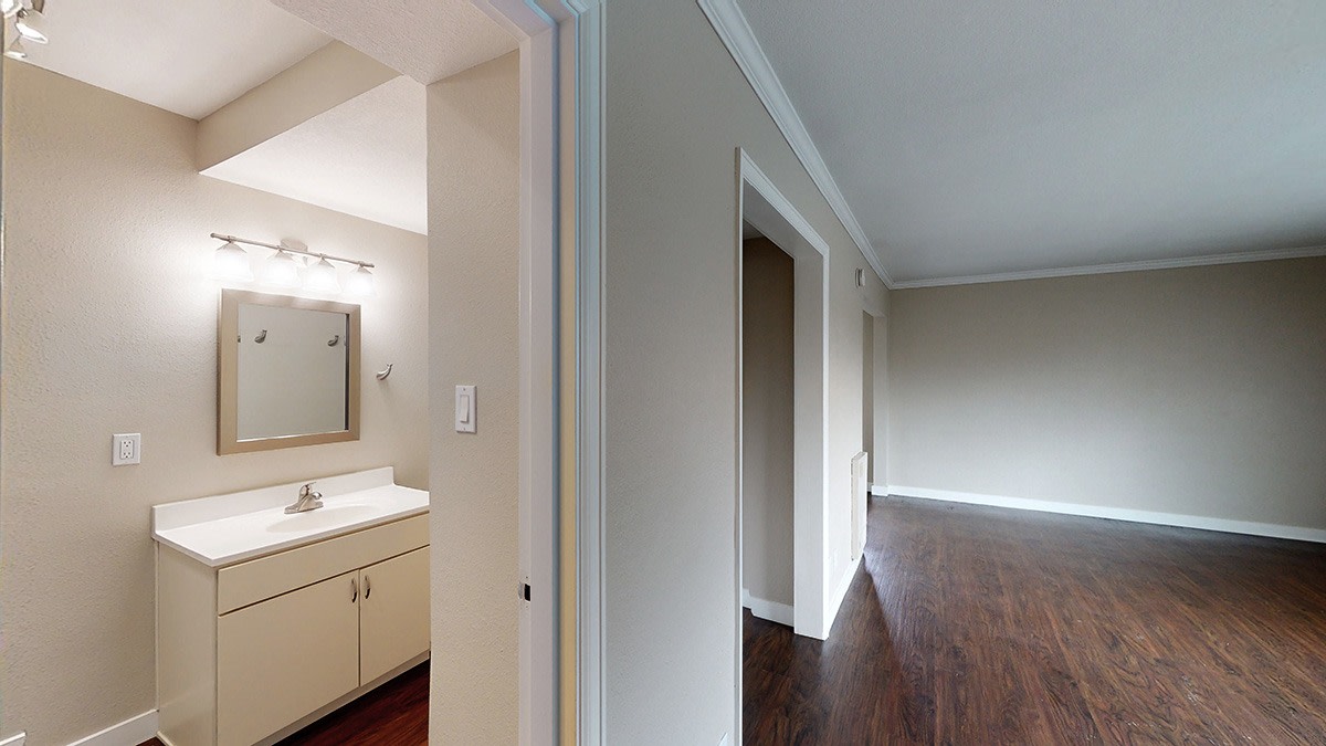 Kent Apartments Image 13