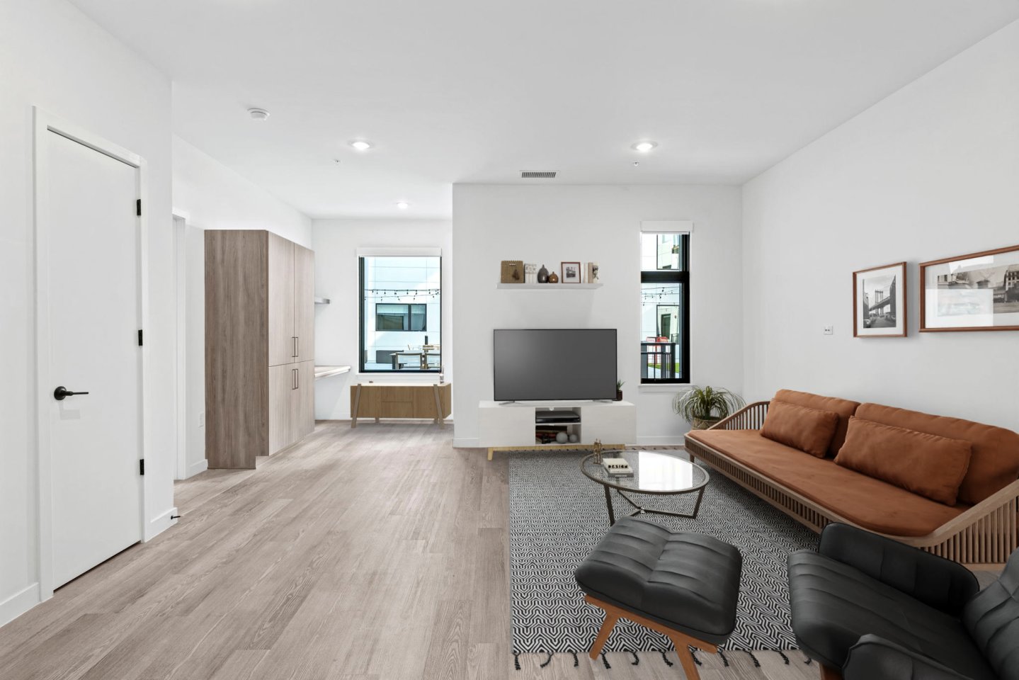 1510 Belleville Image 31