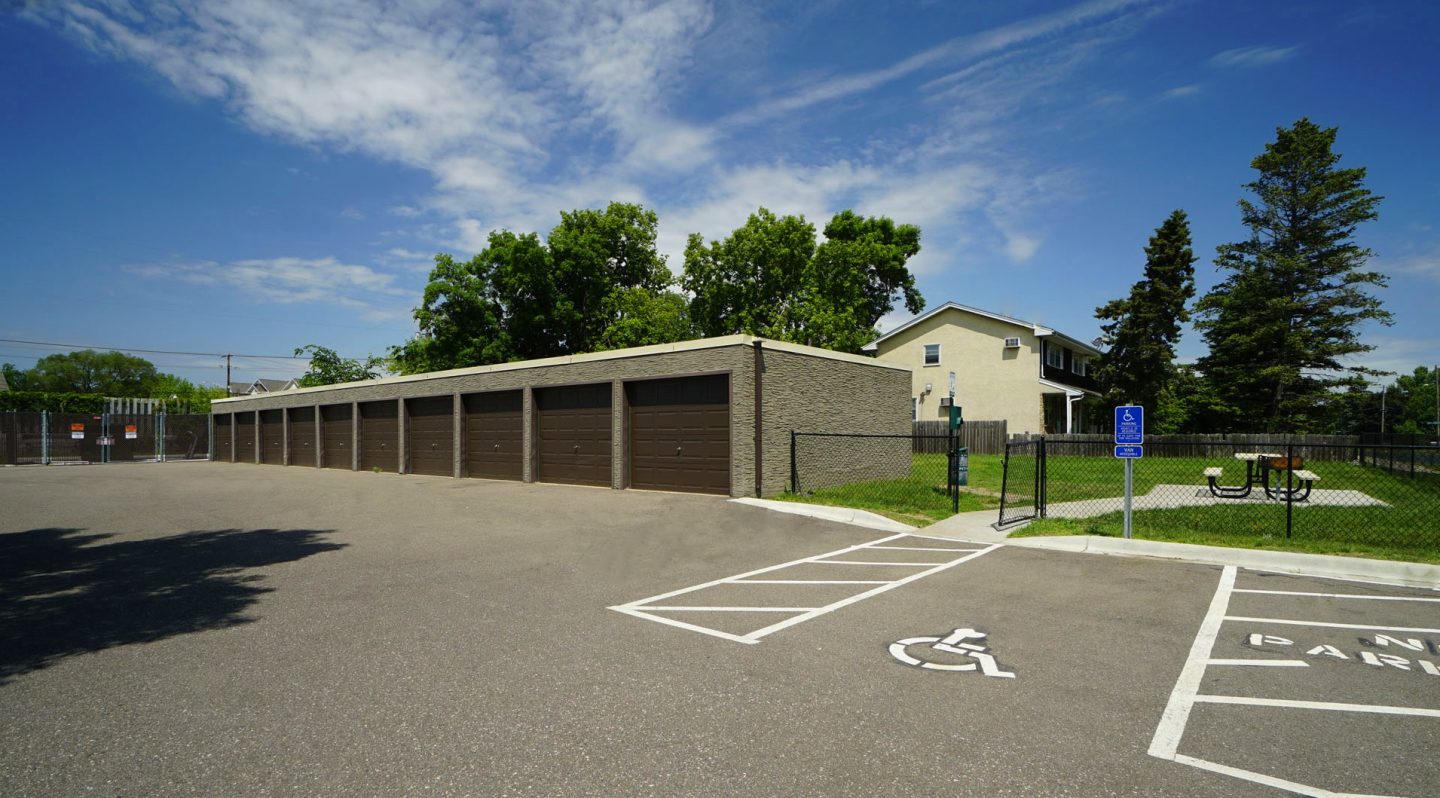 Beard Ave Apartments Image 7