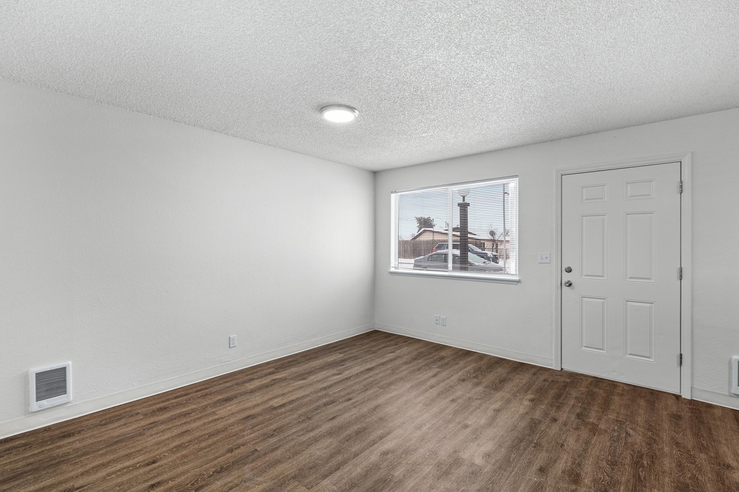 Creekside Apartments Image 13