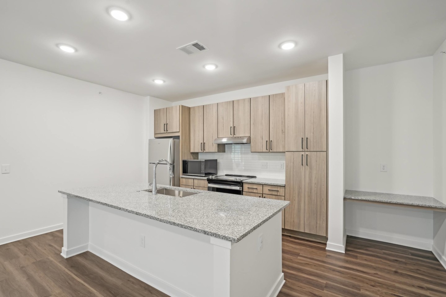 The Pullman Luxury Apartment Homes Image 45