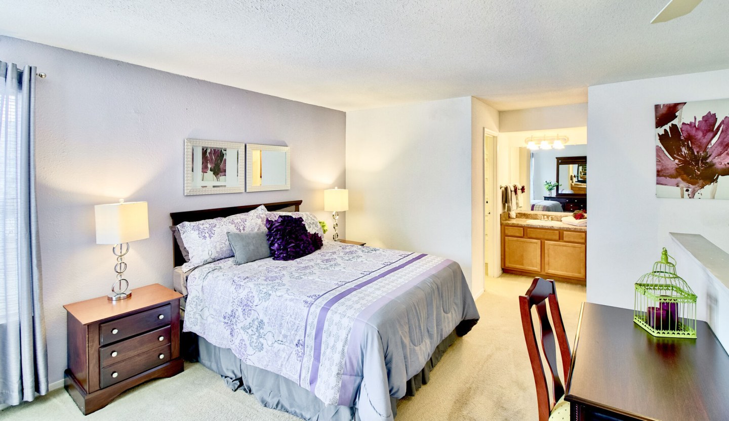 Royal Pointe Apartments Image 15