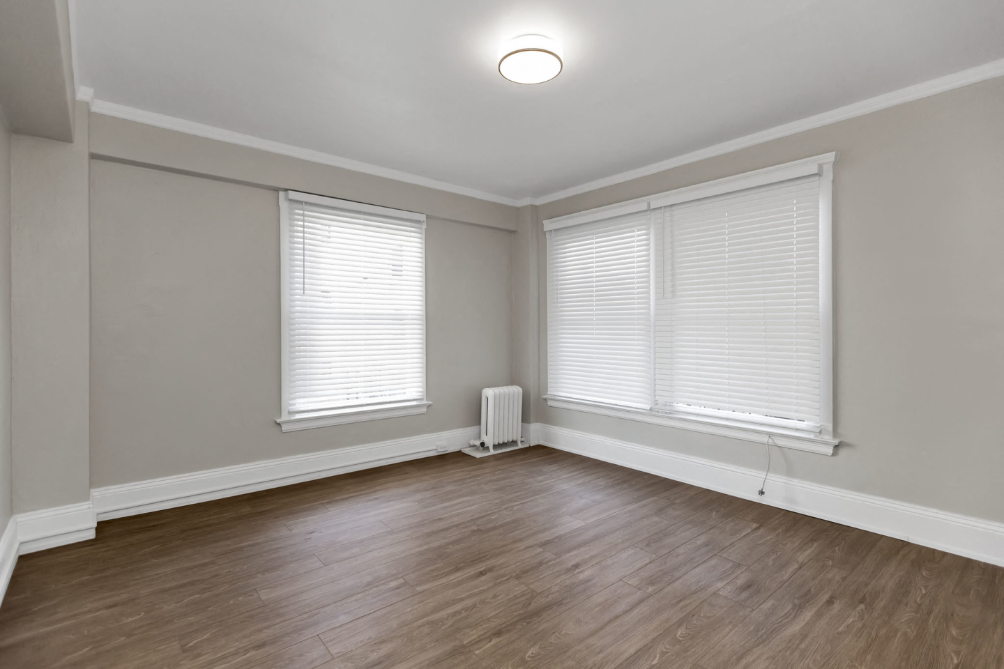 320 Turk Apartments Image 12