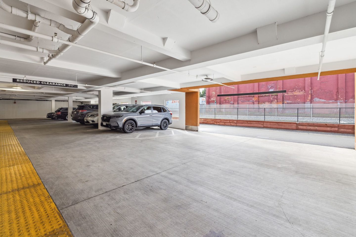 Pullman Modern Urban Apartments Image 63