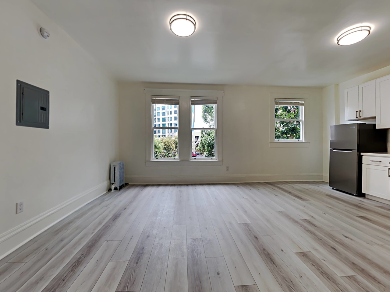 1745 Market Image 2