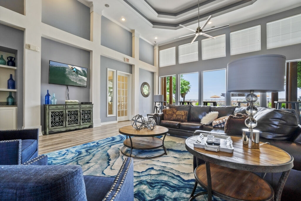 Blue Lake Villas Image 4