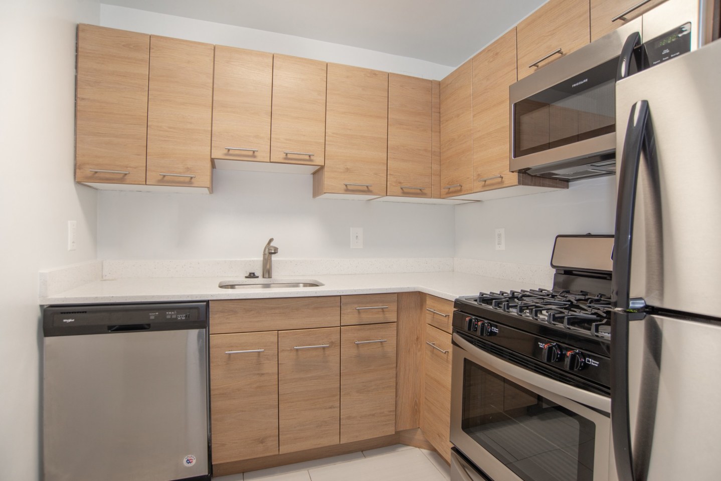Newport West Apartments Image 4