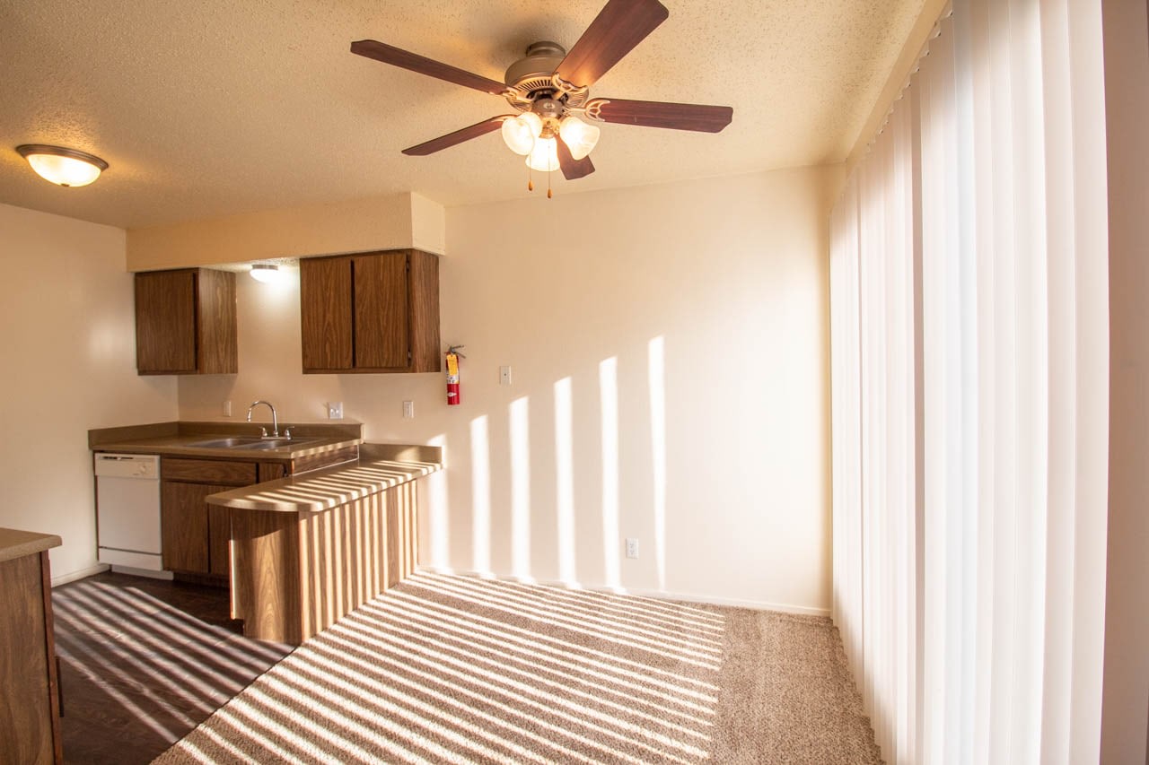 Plaza Square Apartments Image 19