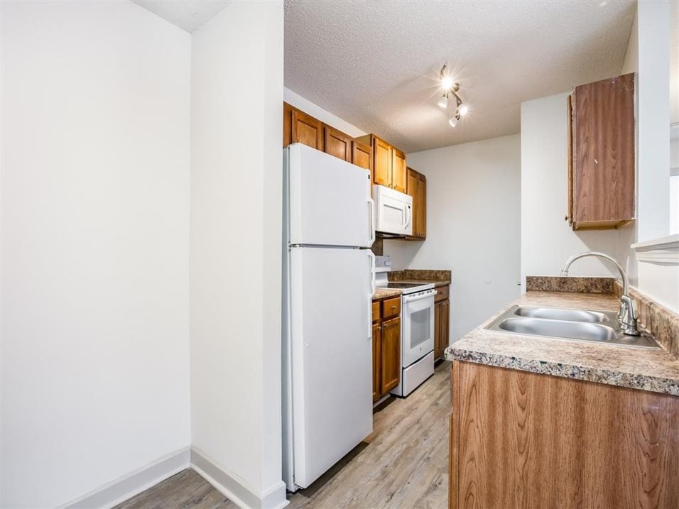 The Landing Apartment Homes Image 12