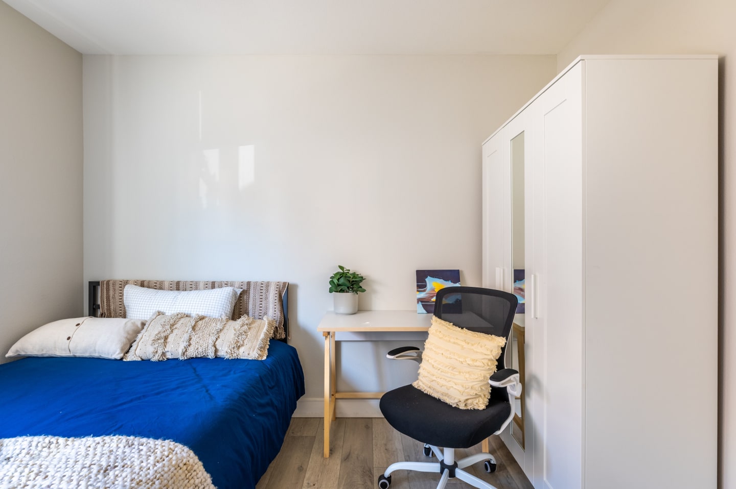 1458 37th Place - Co-Living Image 16