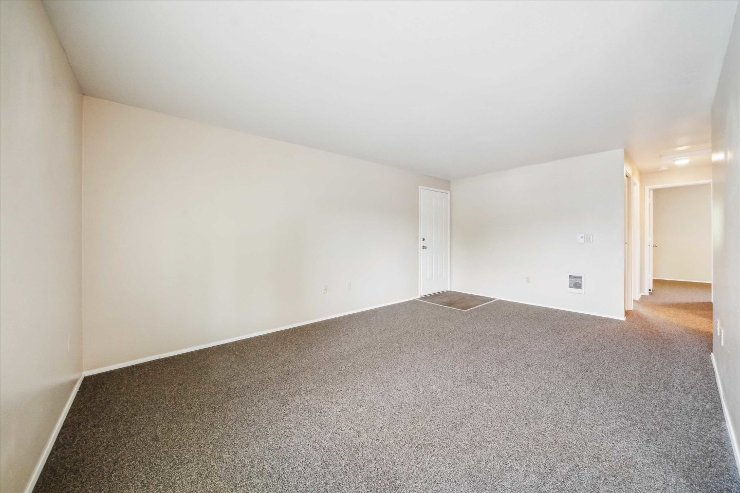 Bristol Court Apartments Image 6