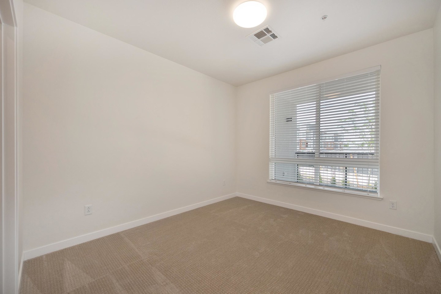 Halcyon Apartments Image 221