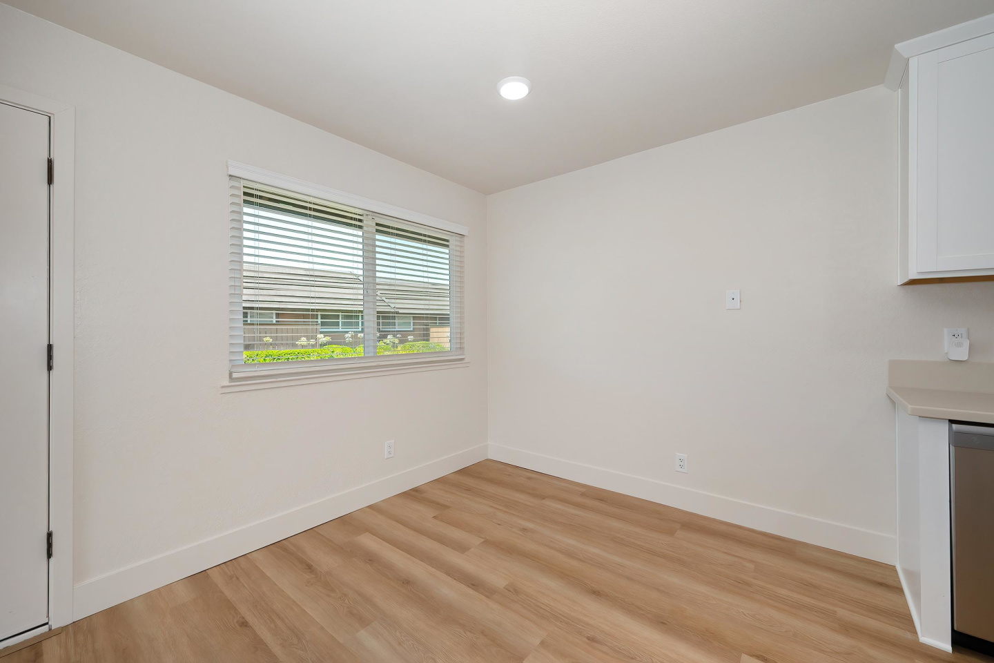 Brentwood Apartments Image 9