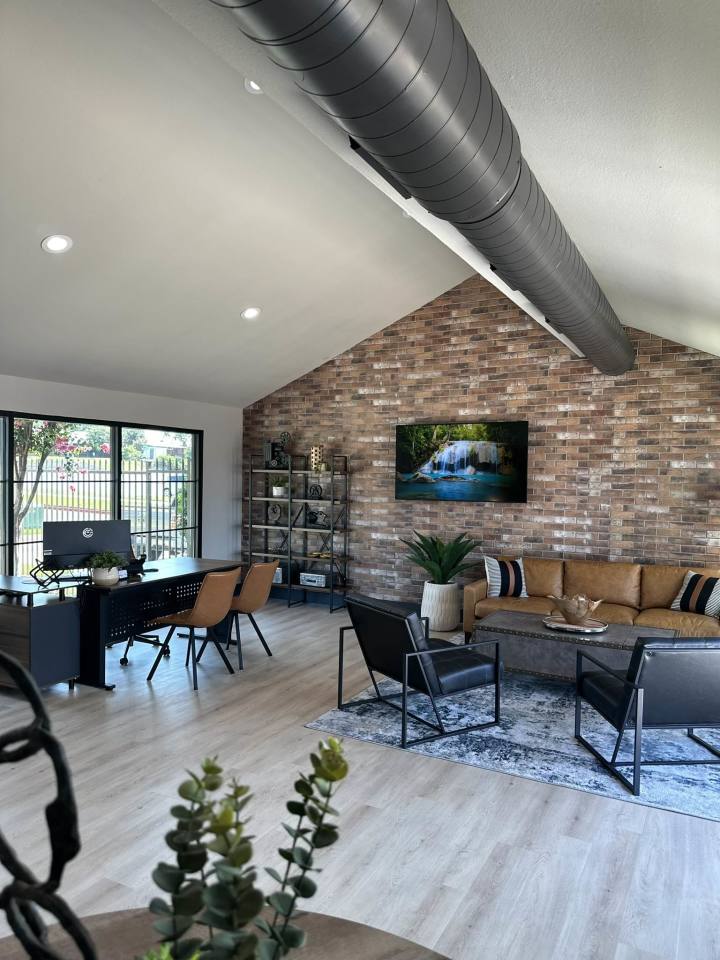 Autumn Breeze Apartments Image 2