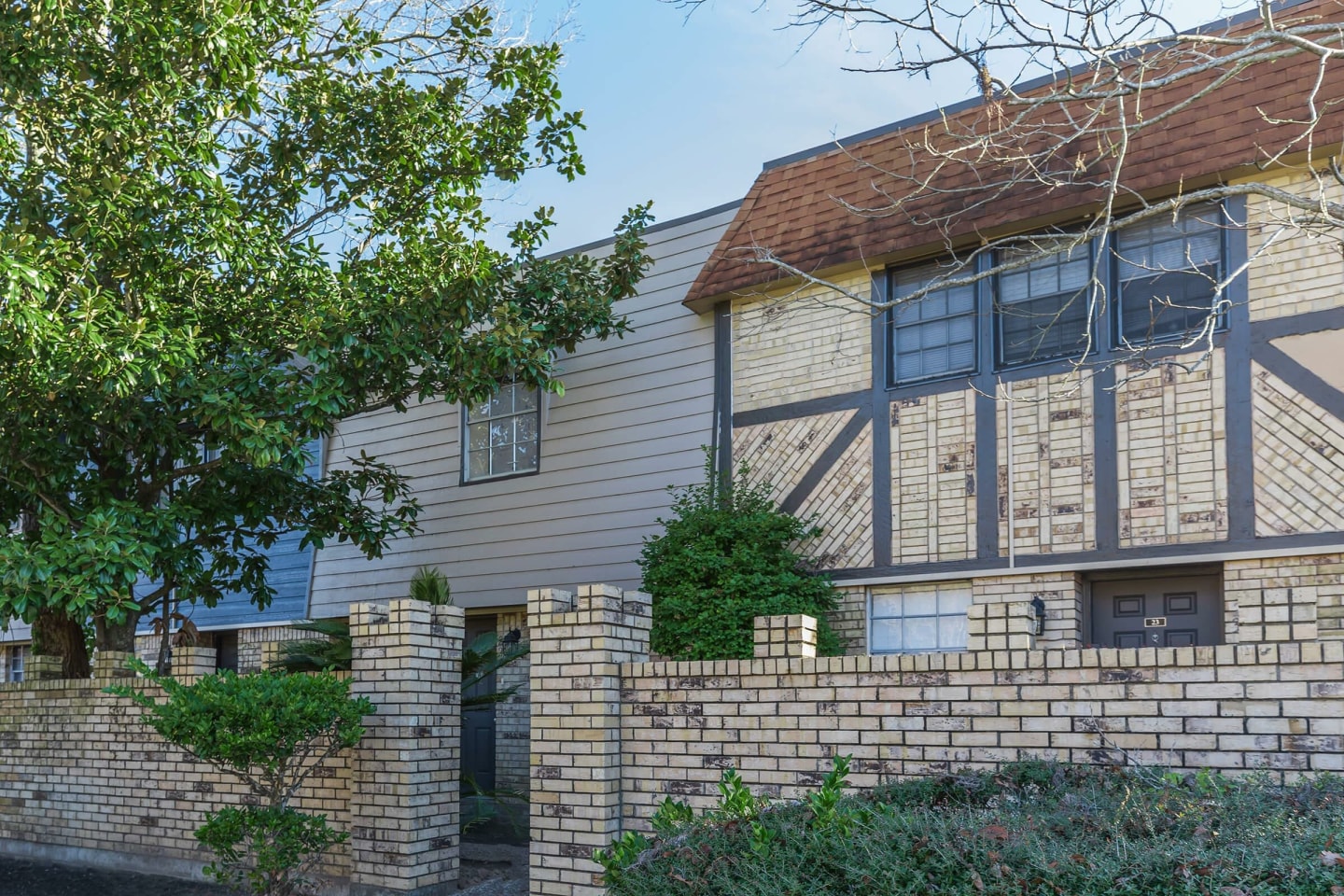 Camelot Apartments Image 9
