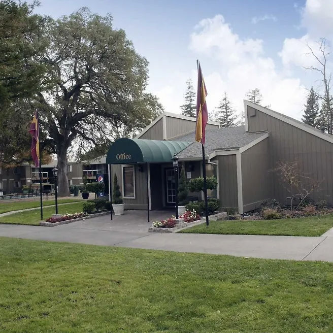 Fountain Grove Image 3