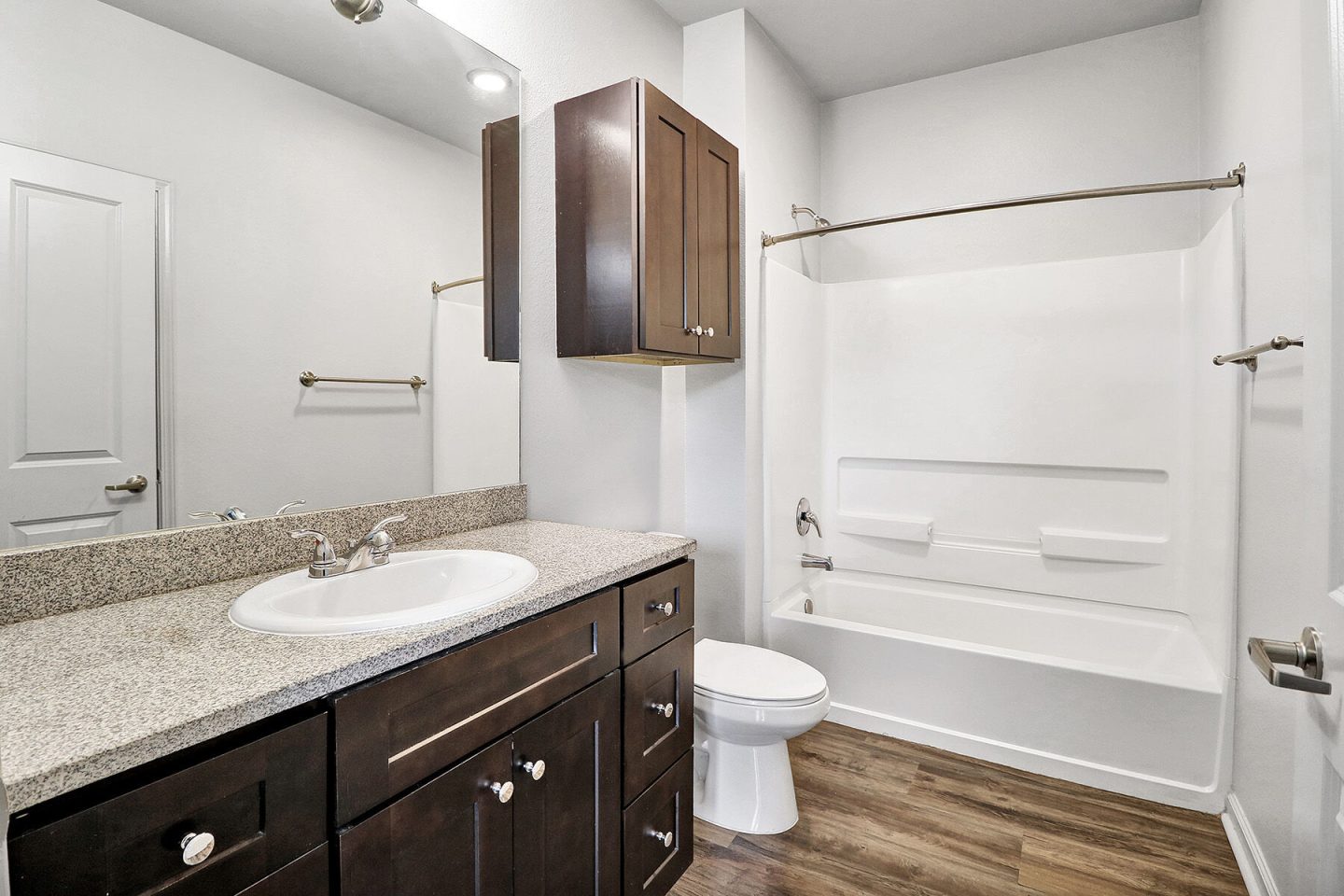 Landmark Apartments I & II Image 14