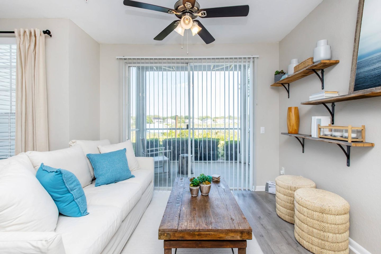 Lake House Apartments Image 35