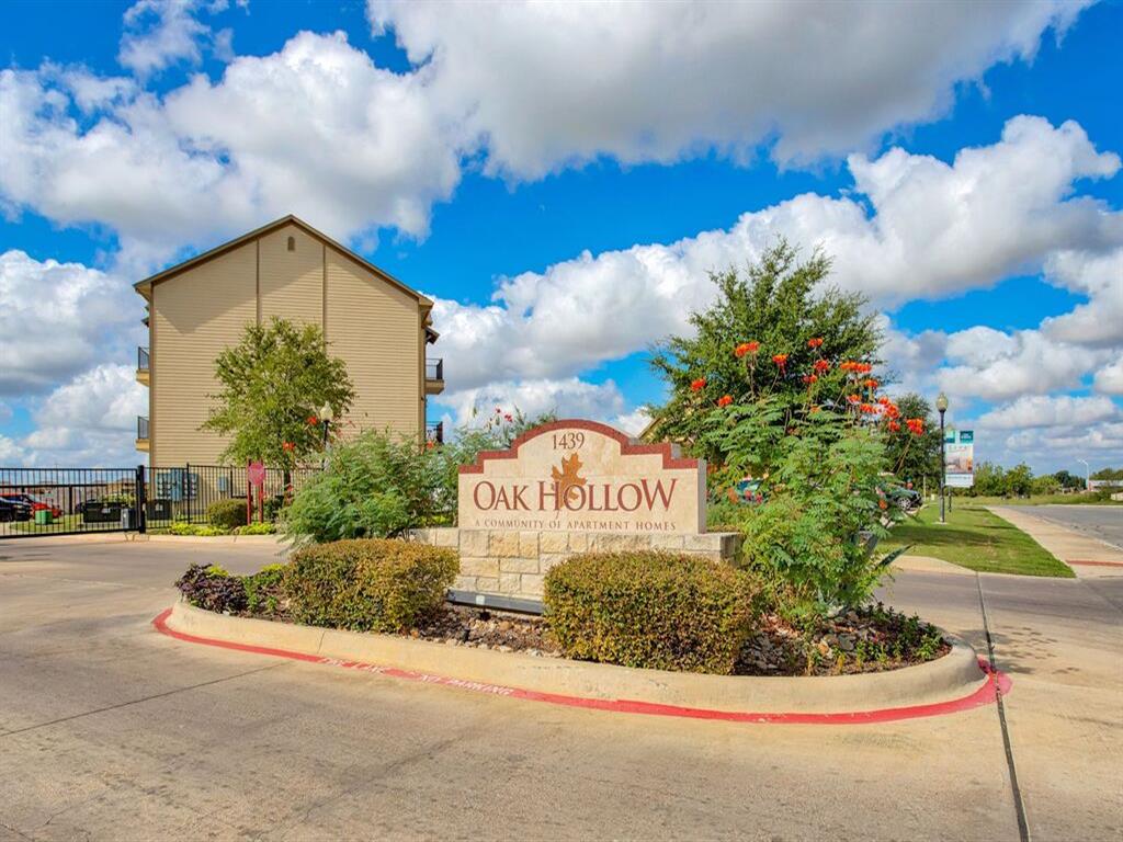 Oak Hollow Image 25