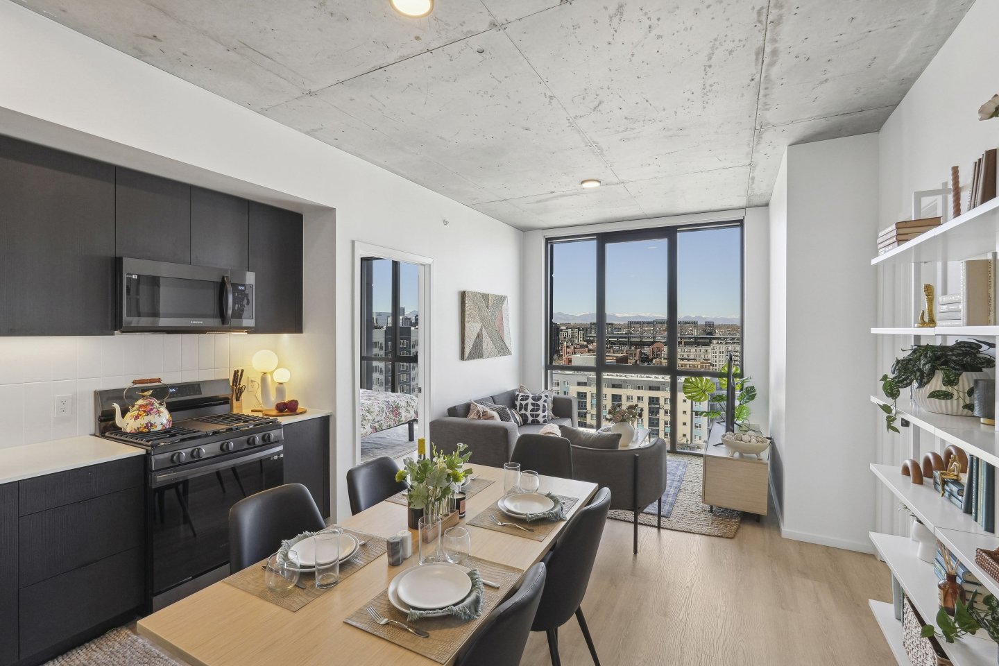 Velaris Living Image 21