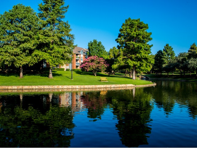 Village Lakes Image 9