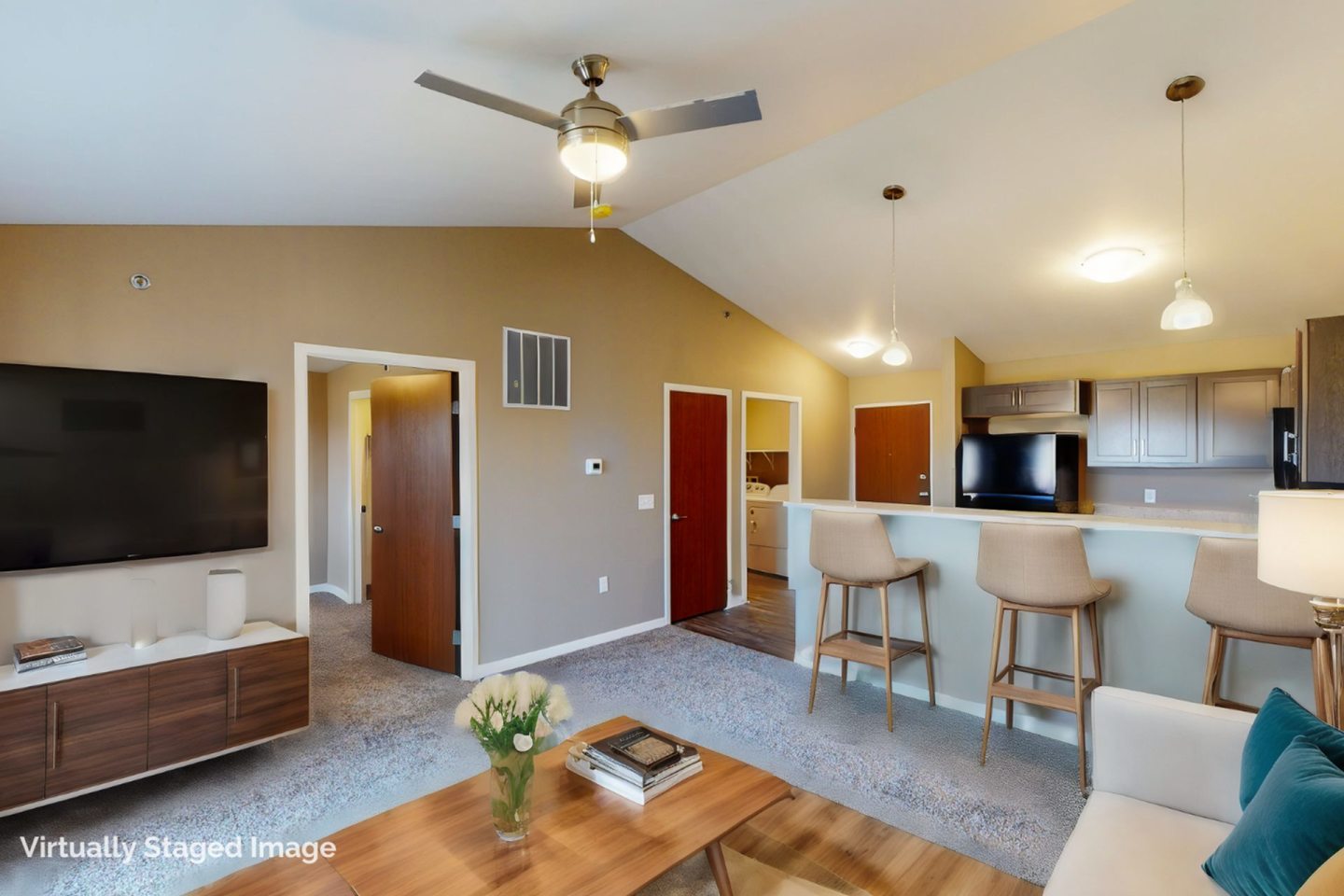 Pinnacle Point Apartments Image 2