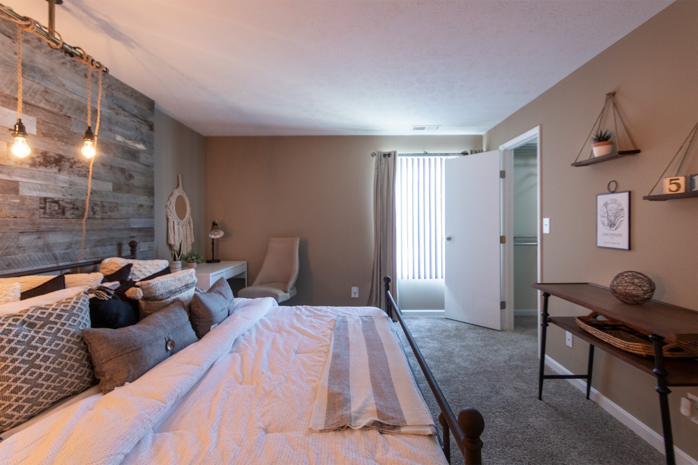 Deer Hill Image 60