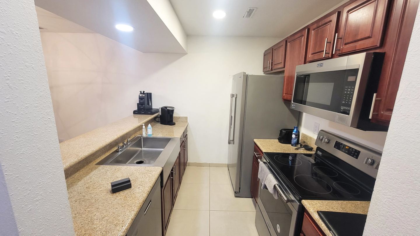 Gold Apartments Image 2