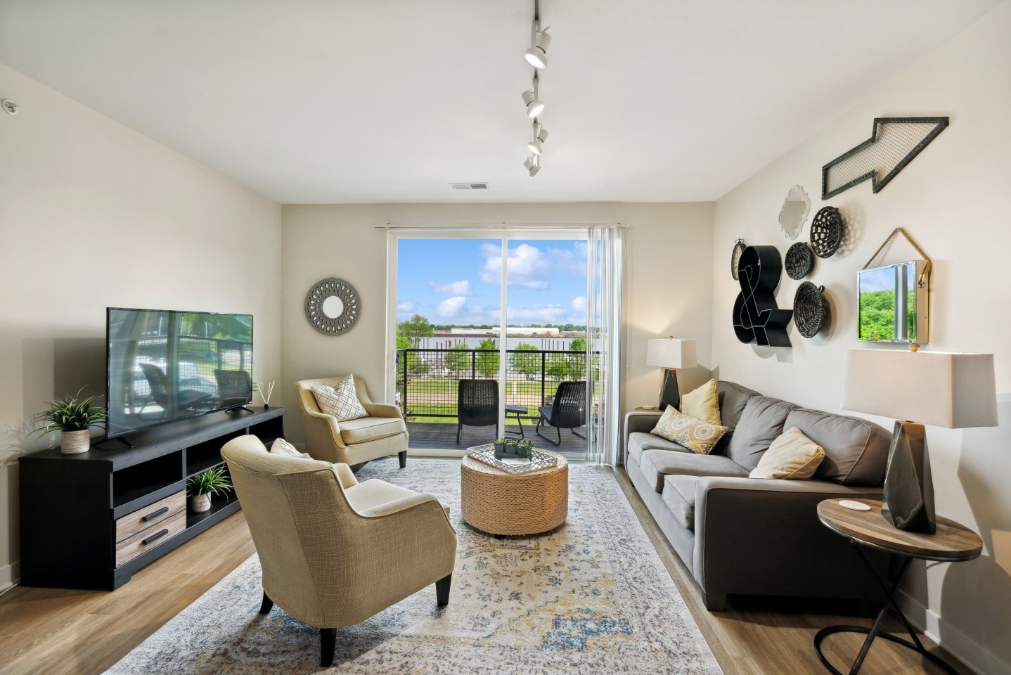 Waterside at RiverPark Place Image 8