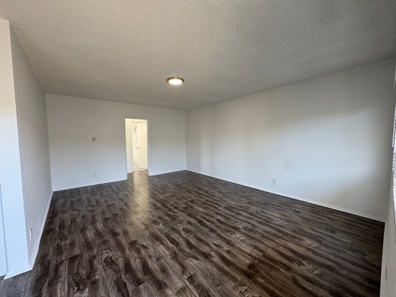 7253–7257 Variel Ave. Image 1