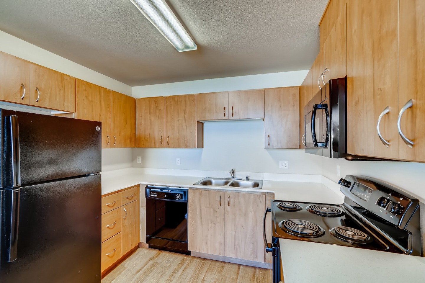 Fountain Village Apartment Homes Image 4