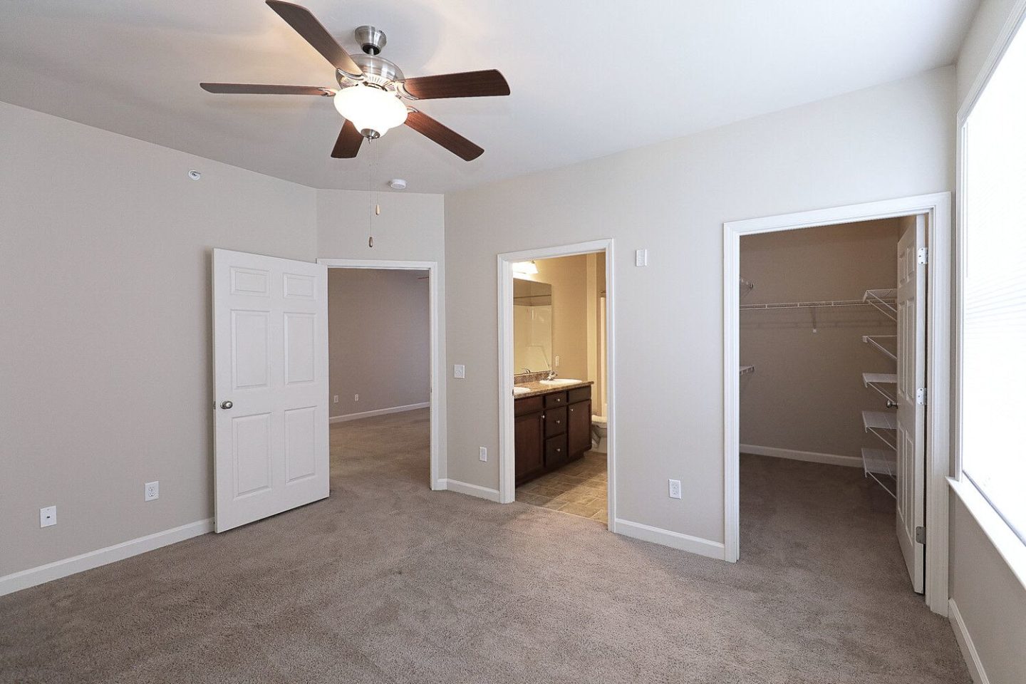The Astoria Apartment Homes Image 16