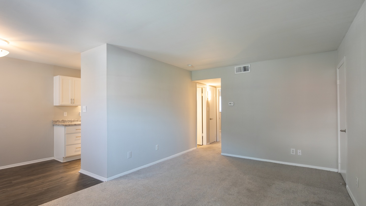 Colonial Pines Image 12