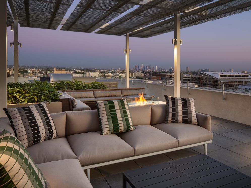 AVA Hollywood at La Pietra Place Image 33