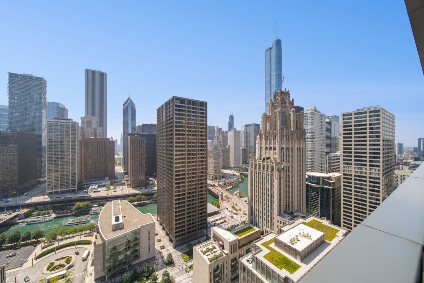 Aston Chicago Image 67