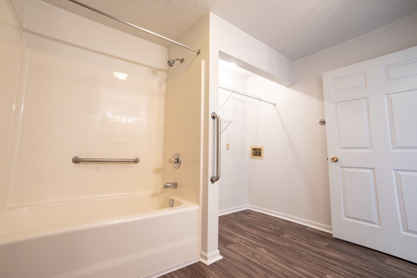 Shady Oak Village - Senior Living Apartments Image 34