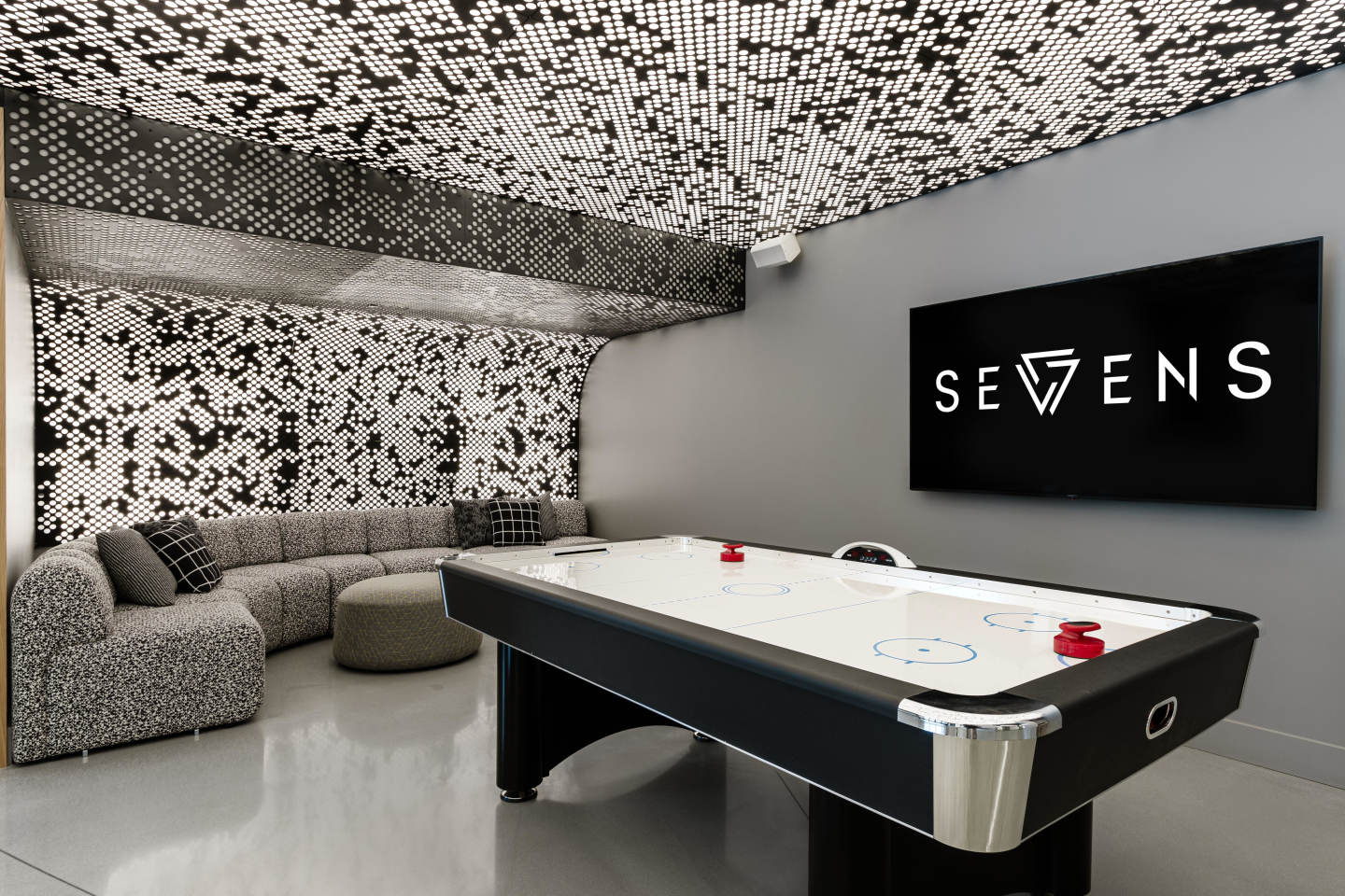 Sevens Luxury Apartment Image 13