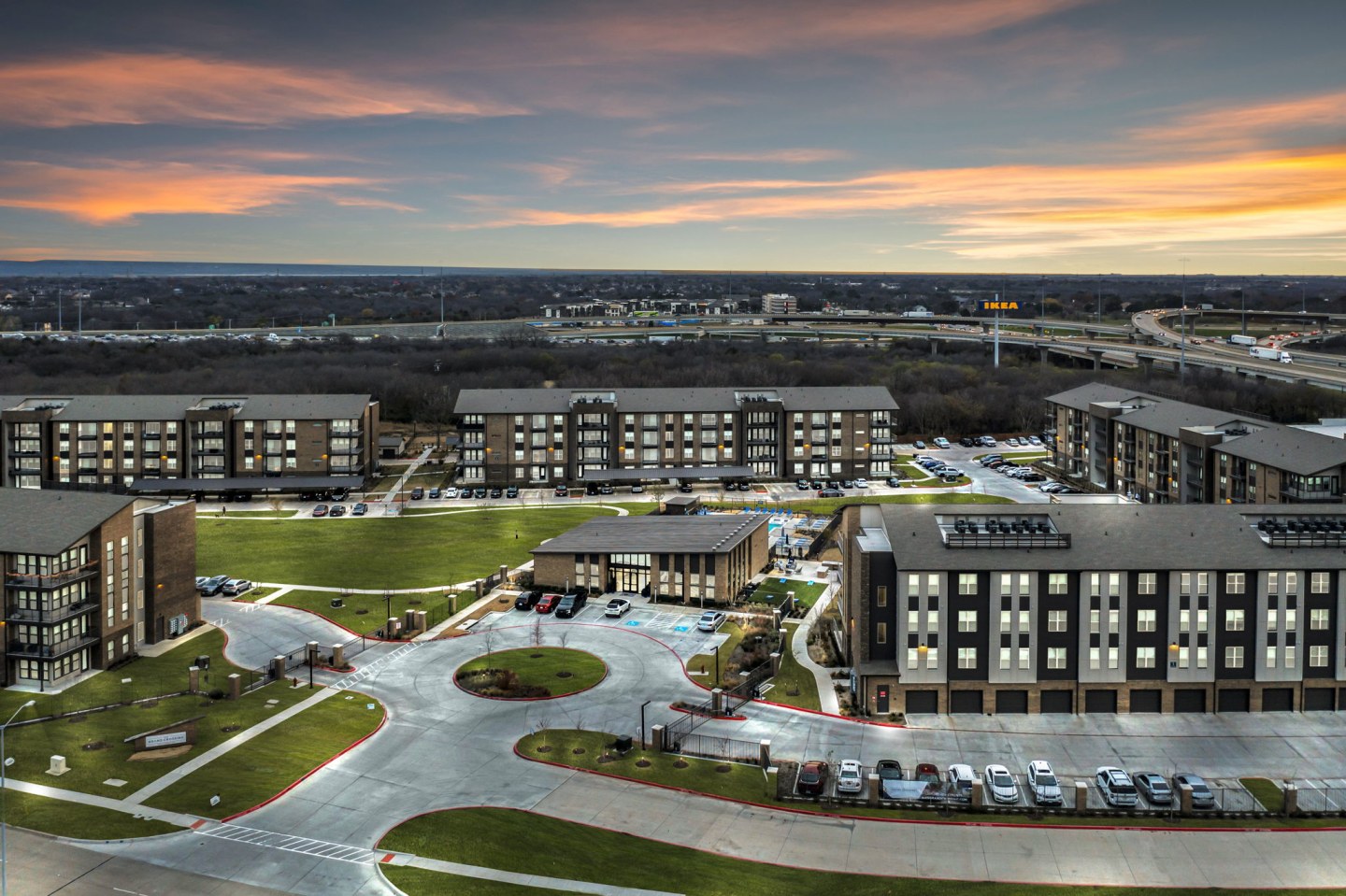 Axis Grand Crossing Image 47